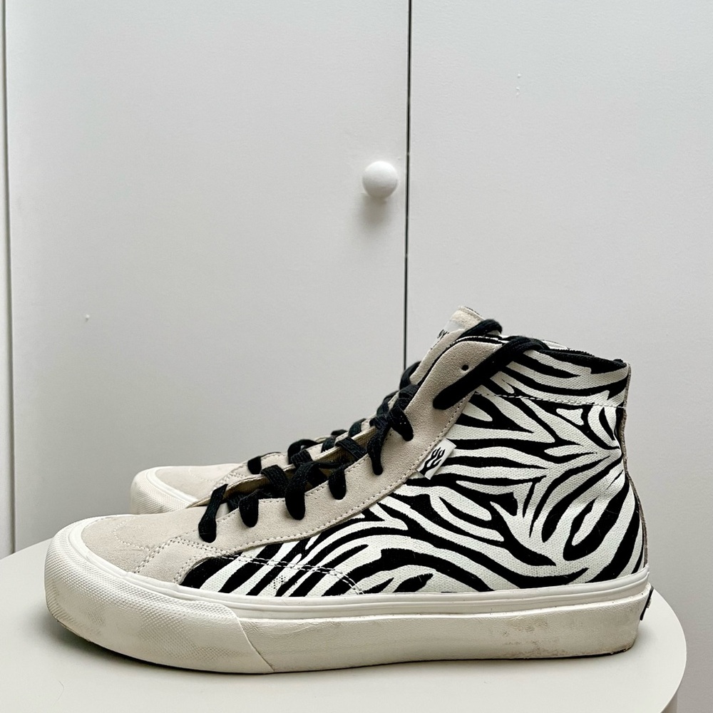 STRAYE Black and White Zebra Sneakers Men